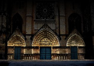 Mise en lumière des portails de la cathédrale de Poitiers